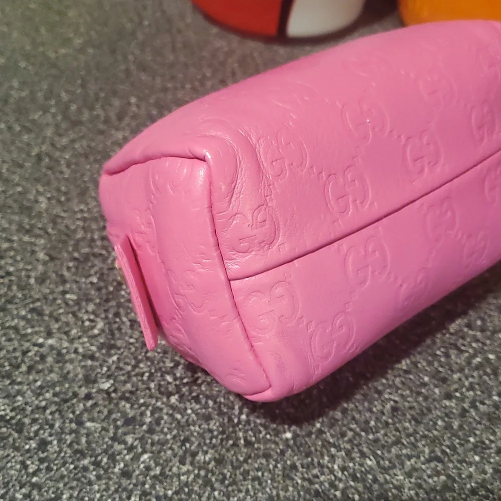 Gucci Momogram Bag Pouch - Picture 10 of 15